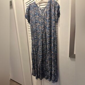 Floral V-Neck Maxi Dress